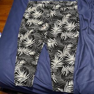 Torrid Black and White Leaf Print Joggers